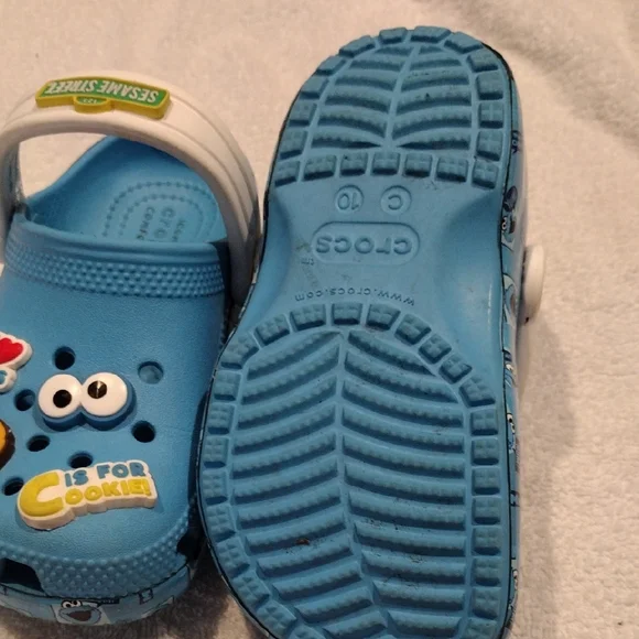 Crocs Sesame Street Blue and White Sandals with Fun Cookies Monster Badges. - Picture 3 of 4